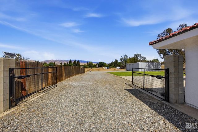 3811 View Street, Bakersfield, CA 93306