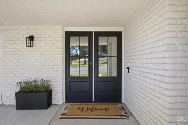 3811 View Street, Bakersfield, CA 93306