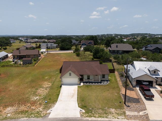 108 Warren Wallace, Blanco, TX 78606