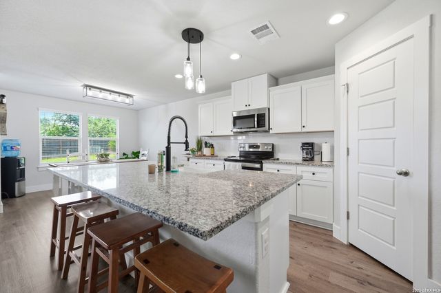 108 Warren Wallace, Blanco, TX 78606