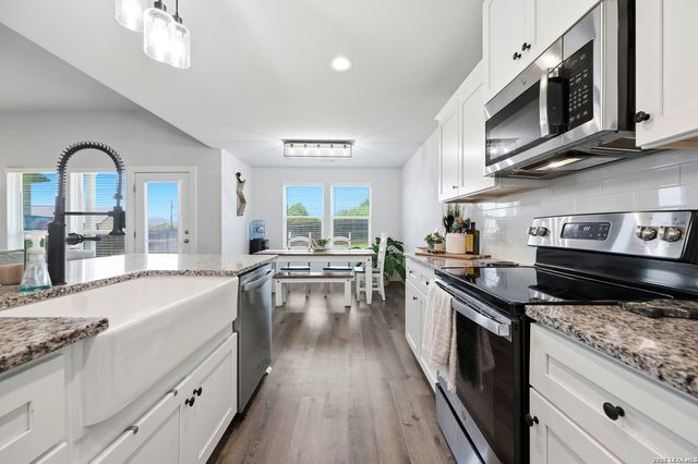 108 Warren Wallace, Blanco, TX 78606