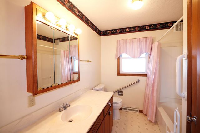 307 SW 7th Street PL, Ogden, IA 50212