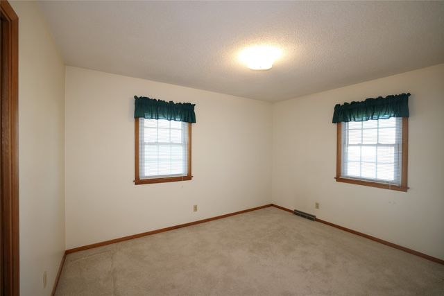 307 SW 7th Street PL, Ogden, IA 50212