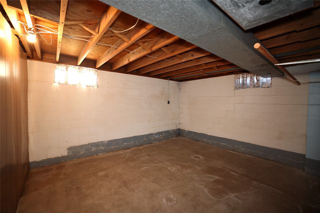 307 SW 7th Street PL, Ogden, IA 50212