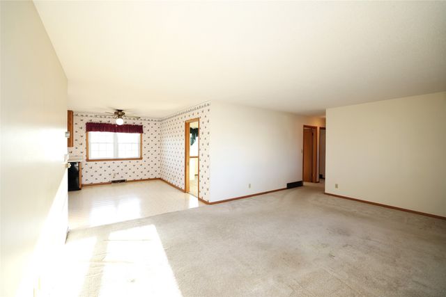 307 SW 7th Street PL, Ogden, IA 50212