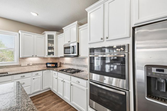 9277 67th Street S, Cottage Grove, MN 55016
