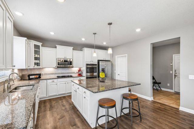 9277 67th Street S, Cottage Grove, MN 55016