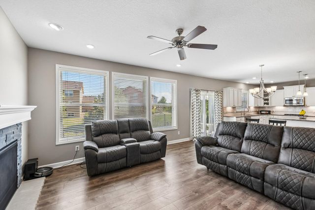 9277 67th Street S, Cottage Grove, MN 55016