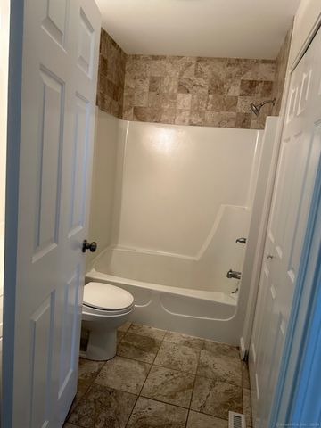 7 Wilshire Road 7, Madison, CT 06443