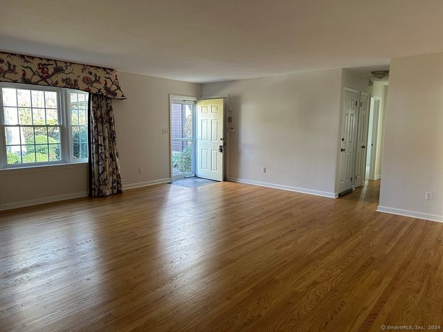 7 Wilshire Road 7, Madison, CT 06443