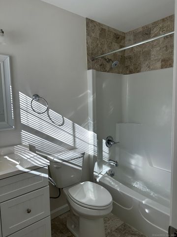 7 Wilshire Road 7, Madison, CT 06443