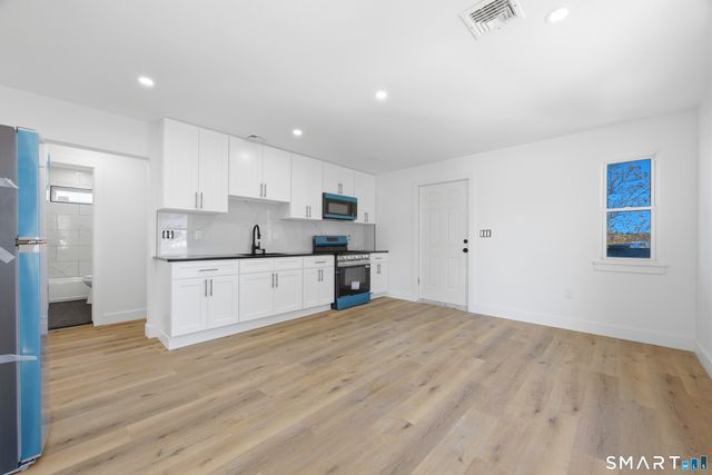 145 Crystal Avenue 3, New London, CT 06320