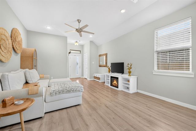 204 Mountain Meadow Lane, Mckinney, TX 75071