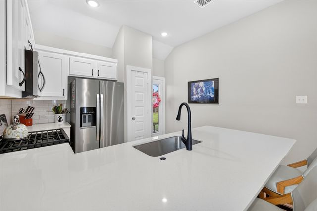 204 Mountain Meadow Lane, Mckinney, TX 75071