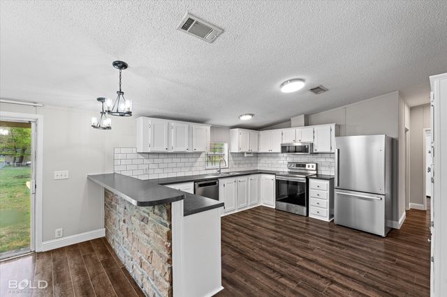 9690 E Shattalon Circle, Shreveport, LA 71106