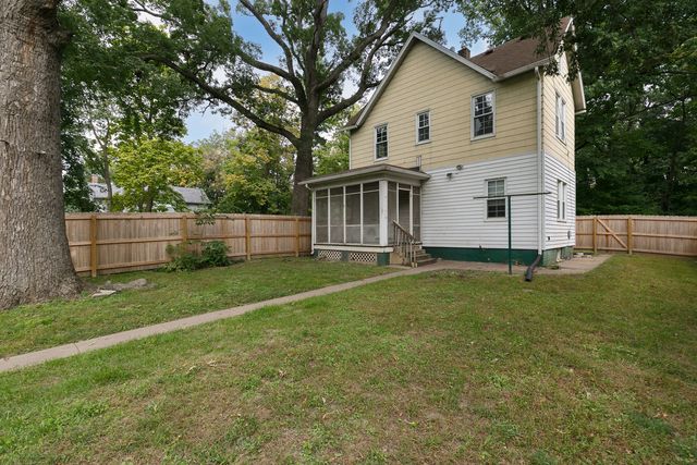 719 3RD Street, Moline, IL 61265