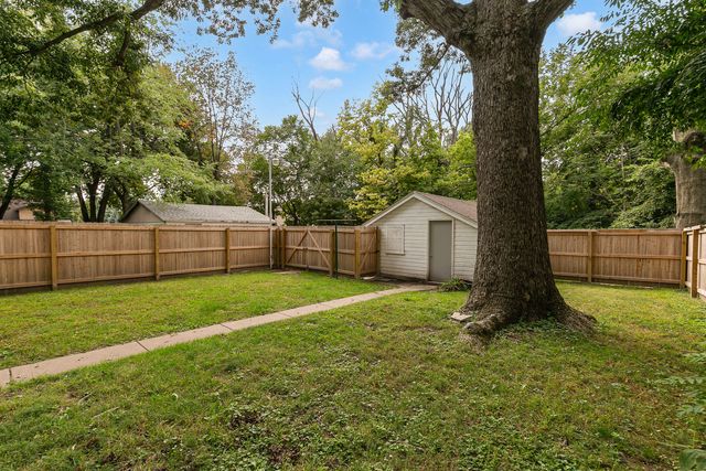 719 3RD Street, Moline, IL 61265