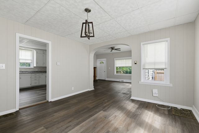 719 3RD Street, Moline, IL 61265