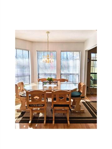 913 Cherry Hills Drive, Huntsville, TX 77340