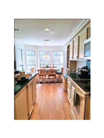 913 Cherry Hills Drive, Huntsville, TX 77340