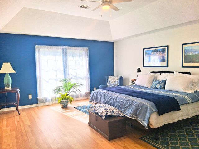 913 Cherry Hills Drive, Huntsville, TX 77340