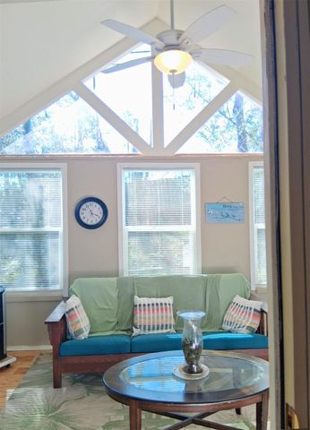 913 Cherry Hills Drive, Huntsville, TX 77340