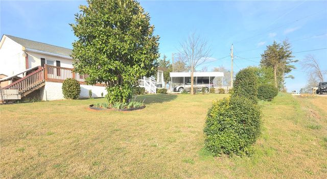 830 Green Acres Road, Seneca, SC 29678