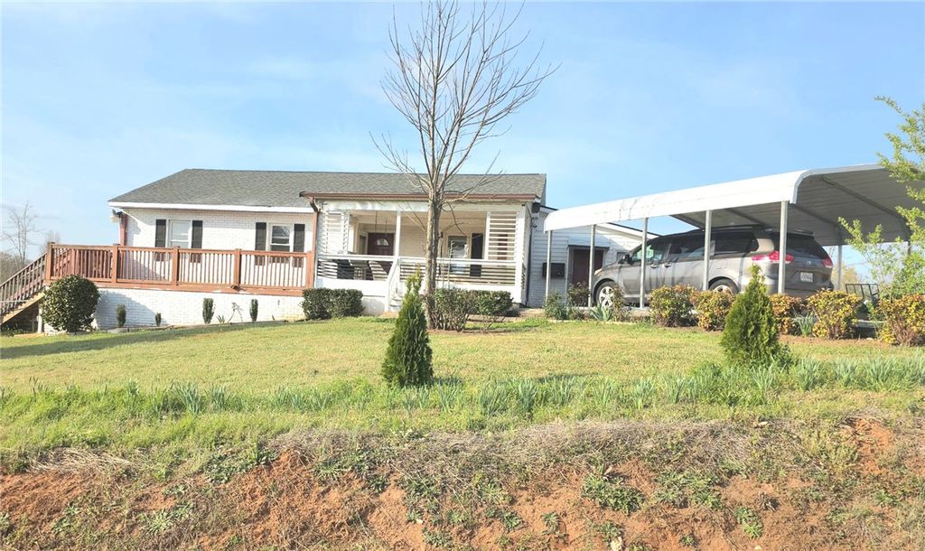 830 Green Acres Road, Seneca, SC 29678