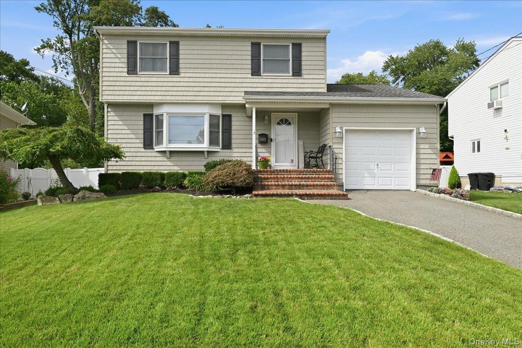 1530 Kimberly Court, Wantagh, NY 11793 — photo 2