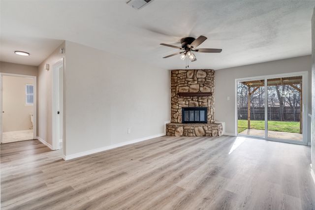 820 E Glendale Street, Crowley, TX 76036