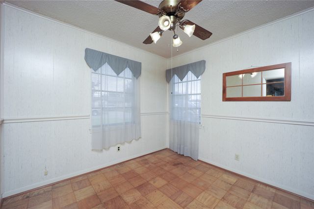 121 Highland Drive, Ennis, TX 75119