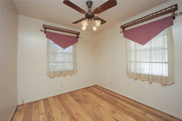 121 Highland Drive, Ennis, TX 75119