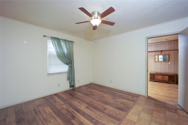 121 Highland Drive, Ennis, TX 75119