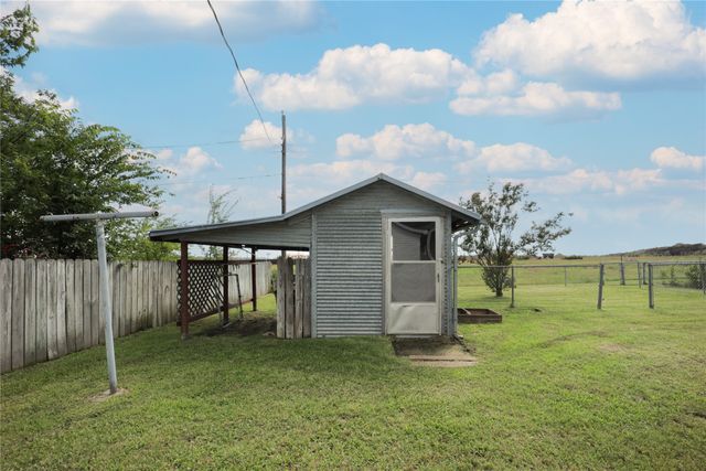 121 Highland Drive, Ennis, TX 75119