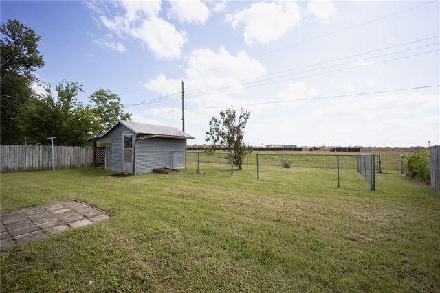 121 Highland Drive, Ennis, TX 75119