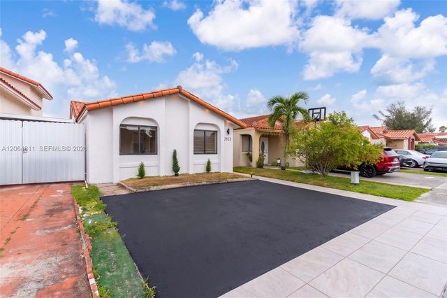 2523 W 65th Street, Hialeah, FL 33016