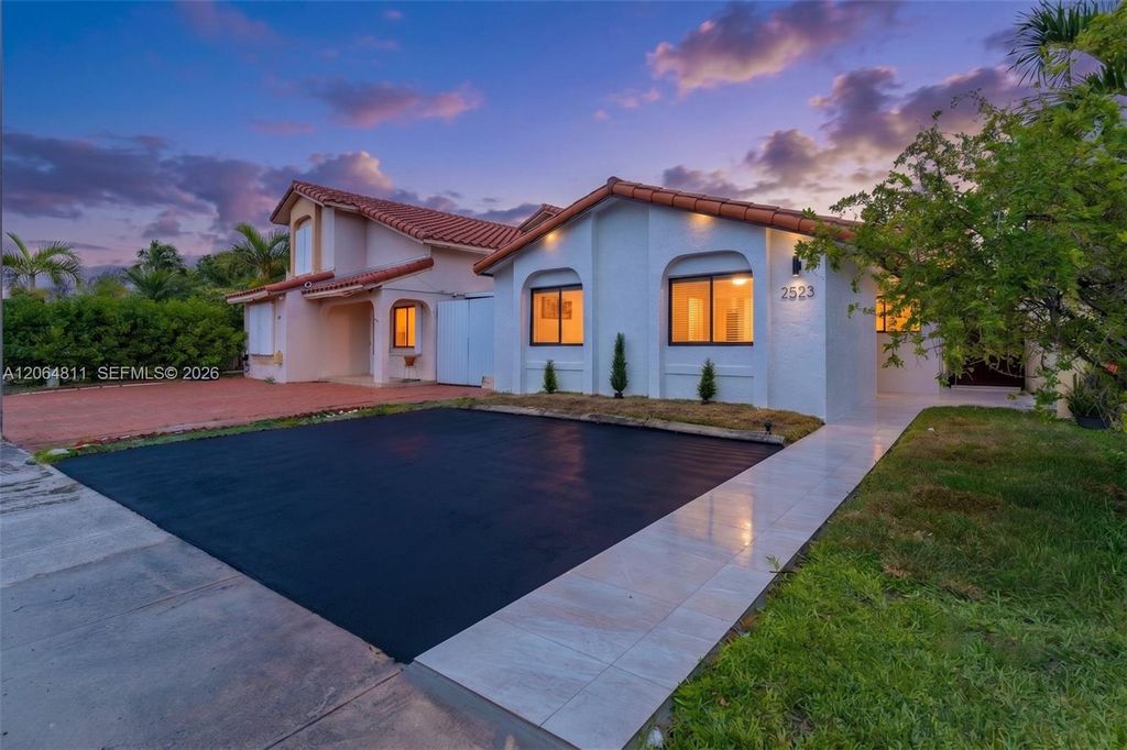 2523 W 65th Street, Hialeah, FL 33016