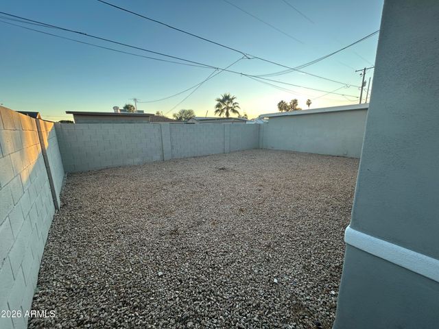 837 E ALICE Avenue, Phoenix, AZ 85020
