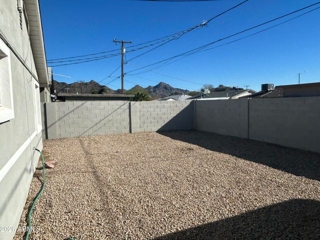 837 E ALICE Avenue, Phoenix, AZ 85020