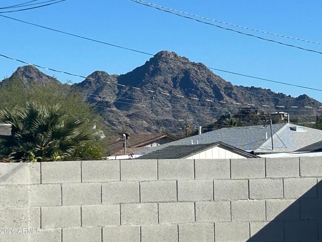 837 E ALICE Avenue, Phoenix, AZ 85020