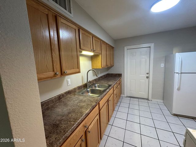 837 E ALICE Avenue, Phoenix, AZ 85020