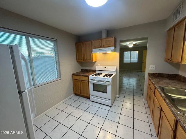 837 E ALICE Avenue, Phoenix, AZ 85020