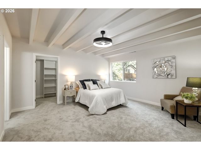 8885 Sw WHITEPINE Ln, Portland, OR 97225