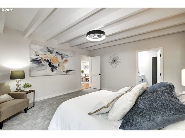 8885 Sw WHITEPINE Ln, Portland, OR 97225