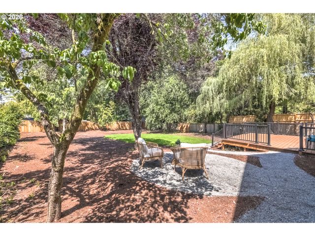 8885 Sw WHITEPINE Ln, Portland, OR 97225