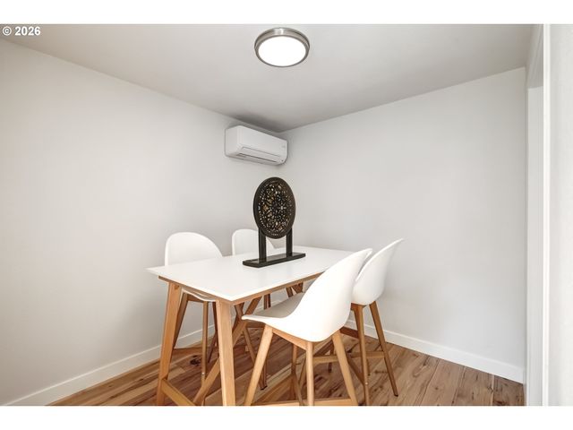 8885 Sw WHITEPINE Ln, Portland, OR 97225