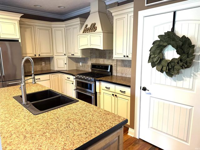 2110 Championship Drive, Evansville, IN 47725
