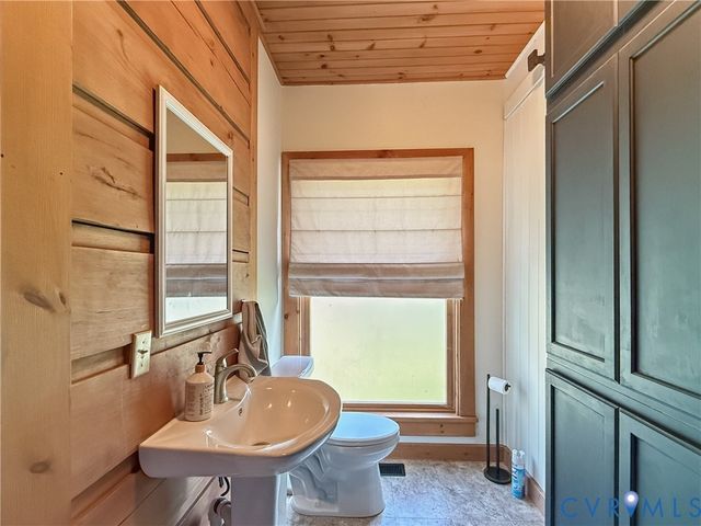 3491 Traffic Rd Rd, Victoria, VA 23974