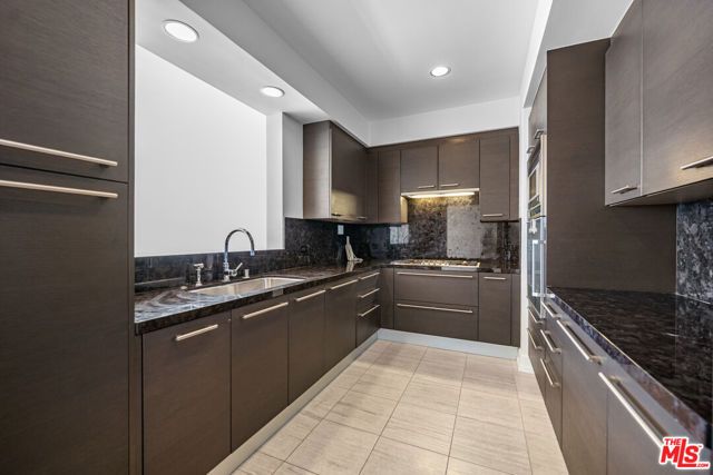 900 W Olympic Boulevard 36I, Los Angeles, CA 90015