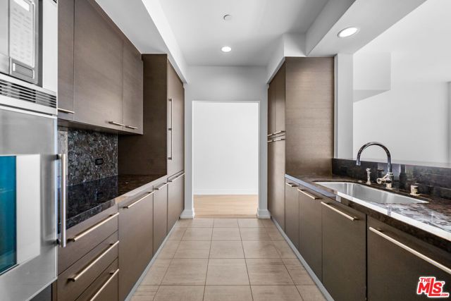 900 W Olympic Boulevard 36I, Los Angeles, CA 90015